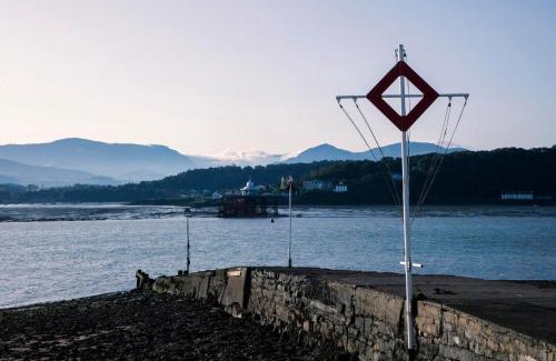 Menai Bridge Hotel | Gazelle Hotel