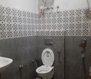 Bhuntar House | Gazing Moon Homestay: Pet Friendly with a 9.4/10 Rating