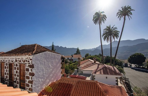 Santa Lucia House | Charming Holiday Home in Santa Lucía with Spa & Breakfast