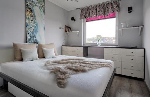 Gdansk Apartment | Gdańsk 60m2 Apt - Cozy Stay Near Park