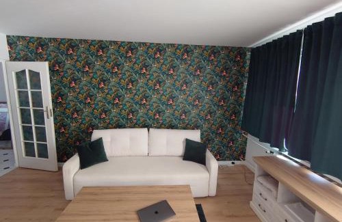 Chylonia Apartment | Gdynia Apartment: Child-Friendly Retreat with Great Reviews