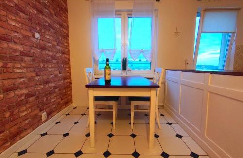 Chylonia Apartment | Gdynia Apartment: Child-Friendly Retreat with Great Reviews
