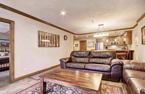 Peak 9 Condo | Top-Rated Breckenridge Chateaux 2 Bedroom Condo Retreat