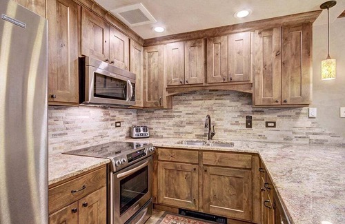 Peak 9 Condo | Top-Rated Breckenridge Chateaux 2 Bedroom Condo Retreat