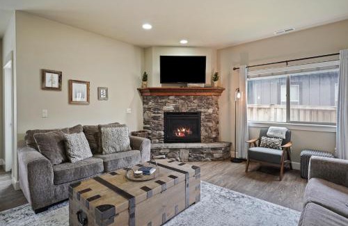 Southeast Bend House | Geary Getaway: Family & Pet Friendly Retreat Awaits