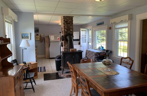 Stonington Cottage | Geary House at Fifield Point: Oceanfront Retreat with Breakfast