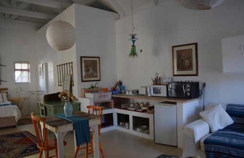 Prince Albert Cottage | Gecko Cottages: Guest Rated 10/10 with Pool & Breakfast