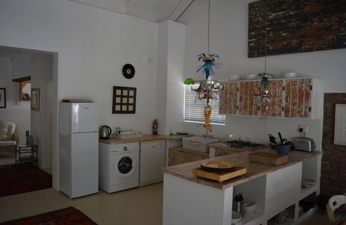 Prince Albert Cottage | Gecko Cottages: Guest Rated 10/10 with Pool & Breakfast