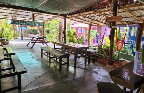 Lubok Buaya House | Oceanfront Gecko Guesthouse with Family-Friendly Vibes