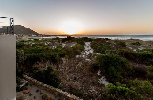 Pringle Bay Villa | Beautiful Villas in Pringle Bay with Oceanfront Views