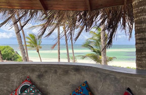 Watamu Resort | Delightful Gecko Resort: Oceanfront Pool & Breakfast Included