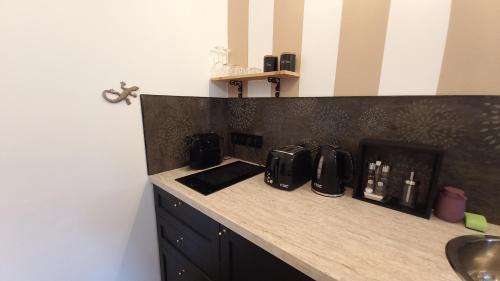 Szentimrevaros Apartment | Pet-Friendly Gecko Studio: Guest Rated 9.3/10