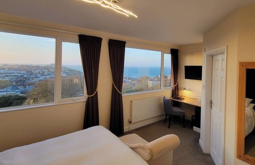 Newquay Bed & Breakfast | Exceptional Geckos Rest: Family-Friendly with Breakfast Included