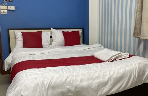 Khlong Thanon Hotel | Budget-Friendly Gedkanok Apartment with Breakfast and Family Amenities