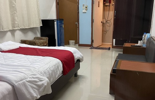 Khlong Thanon Hotel | Budget-Friendly Gedkanok Apartment with Breakfast and Family Amenities