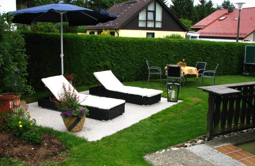 Dollnstein Apartment | Gegg's Ferienwohnung II: Family-Friendly Retreat with Pool