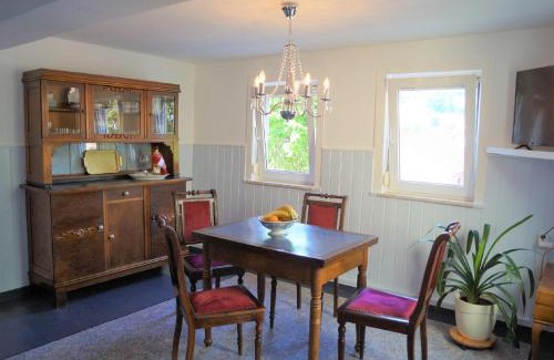 Unterweid House | Explore Geißberghaus: Pet-Friendly Escape with High Ratings