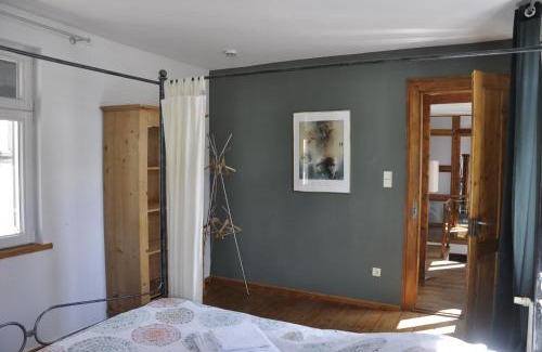 Karben Apartment | Discover Geibelhof: Pet and Child-Friendly Getaway