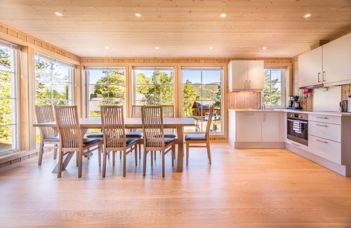 Geilo Cabin | Discover Geilolia Hyttetun: Pet-Friendly Retreat with Spa