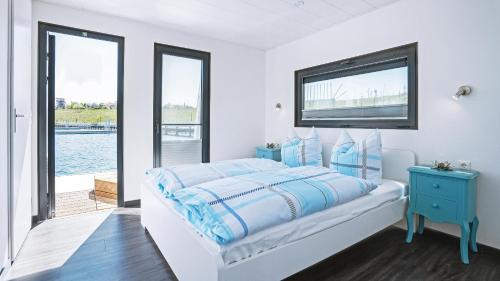 Braunsbedra House | Discover Geiseltalsee Hausboot - Pet & Child-Friendly Stay