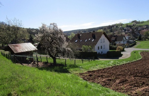 Neuenstein Apartment | "Geistalblick" - large, bright vacation apartment for up to 6 people near Bad Hersfeld