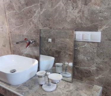 Skala Rachoniou Apartment | Geka's Apartment: Guest Rated 9.5 with Hot Tub & Breakfast