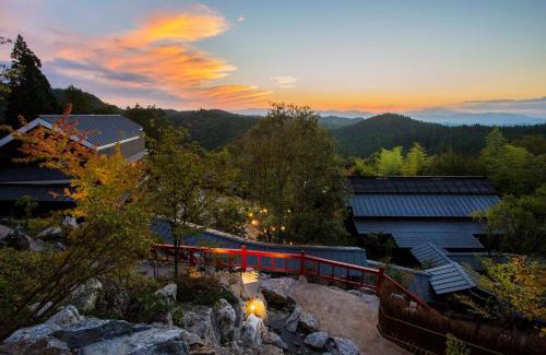 Kurokawa Onsen Hotel | Indulgent Stay at Kurokawa Onsen Gosyo Gekkoujyu, 5-Star Retreat