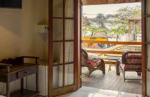 Pontal Hotel | Relax at Geko Pousada Paraty with Oceanfront Pool Access