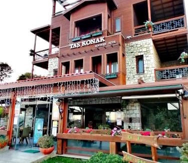 Gelibolu Hotel | Discover Gelibolu Taş Konak Hotel with Oceanfront Views