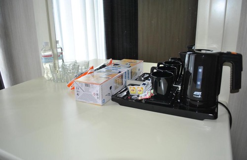 Dzerzhyns'kyi District Hotel | Discover Gelios: Family-Friendly Stay with Breakfast Included