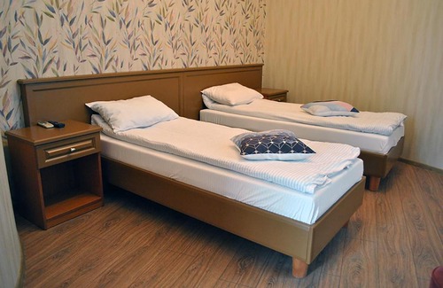 Dzerzhyns'kyi District Hotel | Discover Gelios: Family-Friendly Stay with Breakfast Included