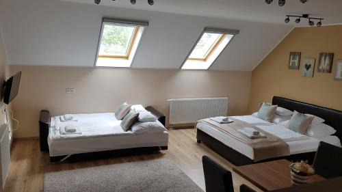 Gyula Apartment | Family-Friendly Gellény Lux Apartman with Kitchen Amenities