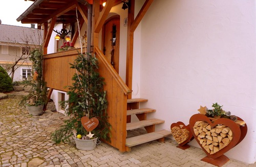Bad Heilbrunn House | Cozy Holiday Home with Finnish Sauna & Pet-Friendly Comfort