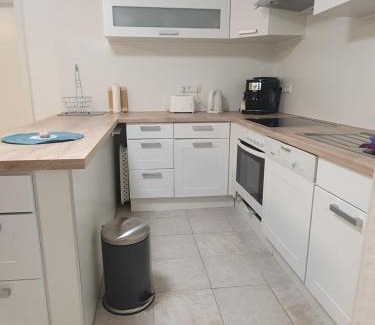 Bordesholm Apartment | Cozy Retreat Near Station - Pet & Child Friendly Stay