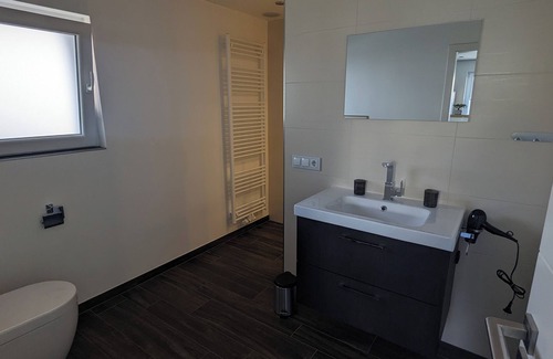 Becheln Apartment | Modern Ferienwohnung in Idyllischer Rheinlahn-kreis - 10/10 Rating