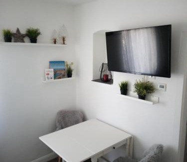 Poppenweiler Apartment | Cozy 1-Bedroom Retreat: Pet & Child Friendly Stay