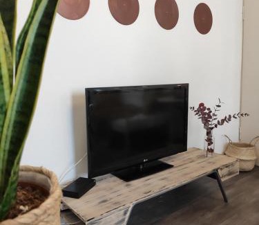 Hildesheim District Apartment | Cozy City-Centered 2 Room Apartment for Families