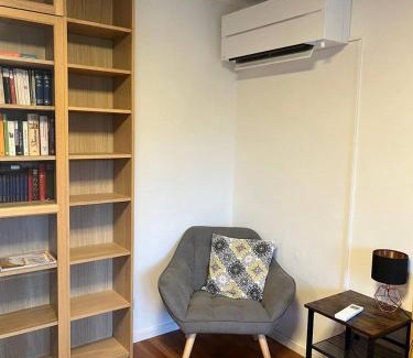 Reutlingen-Sickenhausen Apartment | Cozy 3-Room Apartment with Spacious Terrace in Nature