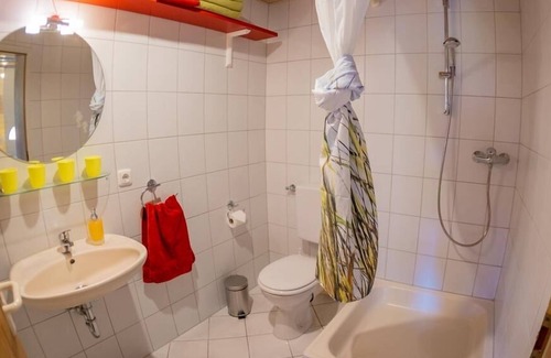 Leutershausen Apartment | Gemütliche 50 qm Ferienwohnung in ruhiger Atmosphäre, gut geeignet für Familien,mit Terrasse, voll ausgestattete Küche, separates Kinderzimmer