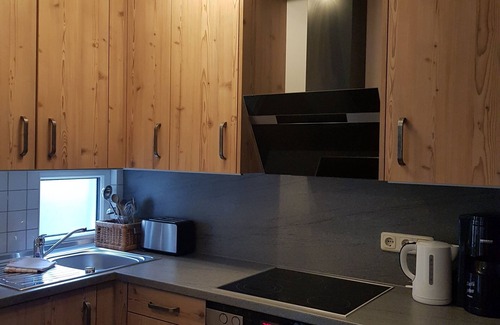Grogundertshausen Apartment | Cozy 55sqm Apartment with Terrace and Spa Amenities