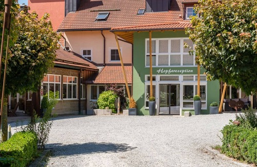 Grogundertshausen Apartment | Cozy 55sqm Apartment with Terrace and Spa Amenities