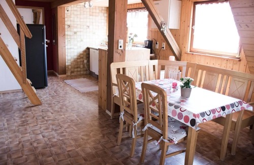 Leutershausen Apartment | Comfortable 95sqm Apartment with Free Parking & Wi-Fi