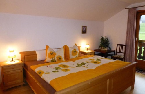 Saulgrub Apartment | Cozy Apartment in Altenau with Inviting Patio for Families