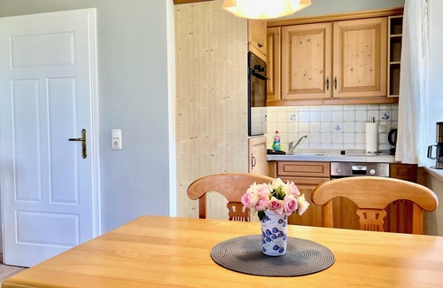 Ostseebad Ahrenshoop Apartment | Cozy Classic Retreat with Ocean Views and Spa Amenities