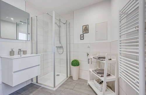 Mühlhausen Apartment | Cozy Apartment for Two with Kitchen, Spa & Hot Tub Amenities