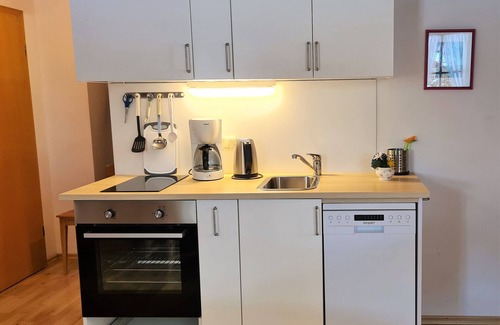 Oberschonau Apartment | Serene Grünstein Vacation Apartment with Private Garden