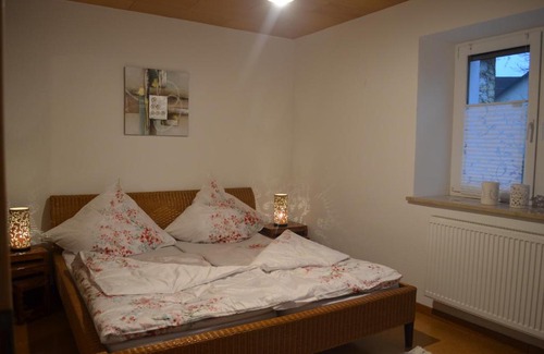 Kirchenpingarten Apartment | Cozy Getaway: Family-Friendly Ferienwohnung With Top Ratings