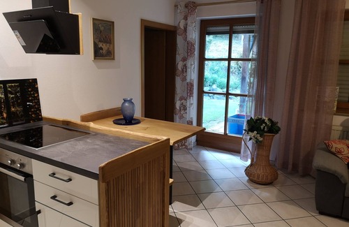 Altenkunstadt Apartment | Cozy Vacation Apartment with Terrace and Garden Retreat