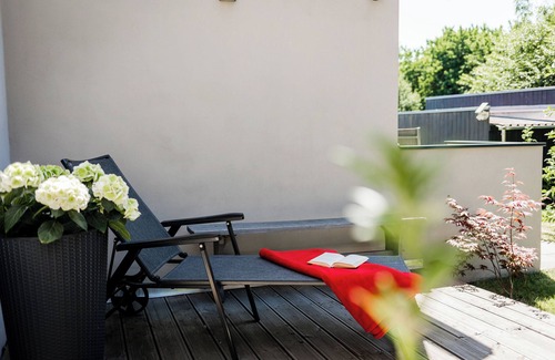 Tirschenreuth Apartment | Cozy Holiday Apartment with Private Sun Terrace
