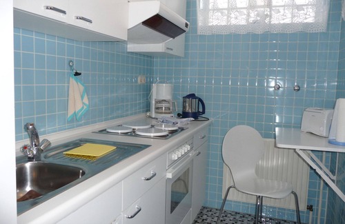 Bischofsgruen Apartment | Cozy Vacation Apartment with Covered Balcony for Relaxation